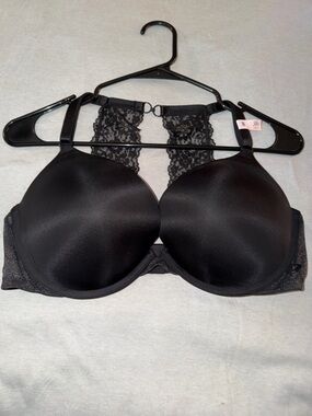 Victoria Secret Black 38D Lace Push-Up Bra